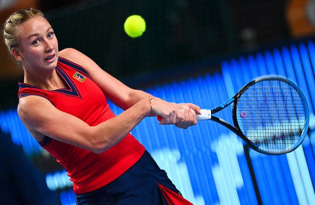 6675477 19.10.2021 Russia s Anastasia Potapova returns a shot during the women s singles first round tennis match against Romania s Simona Halep at the Kremlin Cup, in Moscow, Russia. Vladimir Astapkovich Sputnik Russia Tennis Kremlin Cup  bbcc7a59cd16c009