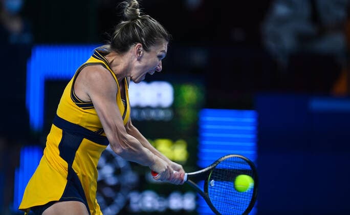 6675488 19.10.2021 Romania s Simona Halep returns a shot during the women s singles first round tennis match against Russia s Anastasia Potapova at the Kremlin Cup, in Moscow, Russia. Vladimir Astapkovich Sputnik Russia Tennis Kremlin Cup  ec1975a96c884a0d