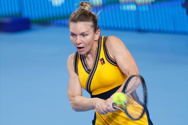 VTB Kremlin Cup 2021 International Tennis Tournament Simona Halep of Romania returns the ball to Anastasia Potapova of Russia during the women s singles Round of 32 tennis match of the WTA, Tennis Damen 500 VTB Kremlin Cup 2021 International Tennis Tournament at the Irina Viner-Usmanova Gymnastics Palace on October 19, 2021 in Moscow, Russia. Moscow Russia  Copyright: xMikexKireevx kireev-notitle211019_npLEz