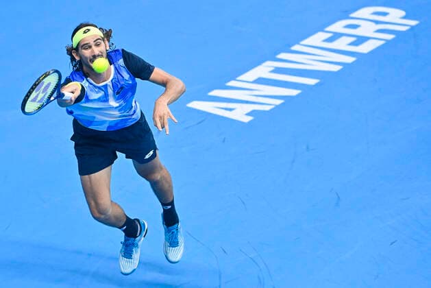 South African Lloyd Harris pictured in action during a match between Belgian Bergs and South-African Harris, in the first round of the European Open Tennis ATP, Tennis Herren tournament, in Antwerp, Tuesday 19 October 2021. LAURIExDIEFFEMBACQ  x3117816x