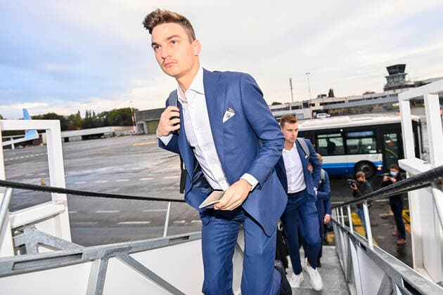 Antwerp s Pieter Gerkens pictured at at the departure of Belgian soccer team Royal Antwerp FC, at Antwerp airport, Wednesday 20 October 2021, on the way to Istanbul, Turkey, ahead of tomorrow s Europa League game against Turkish soccer team Fenerbahce SK, on the third day (out of six) in Group D of the UEFA Europa League group stage. LAURIExDIEFFEMBACQ  x3117852x