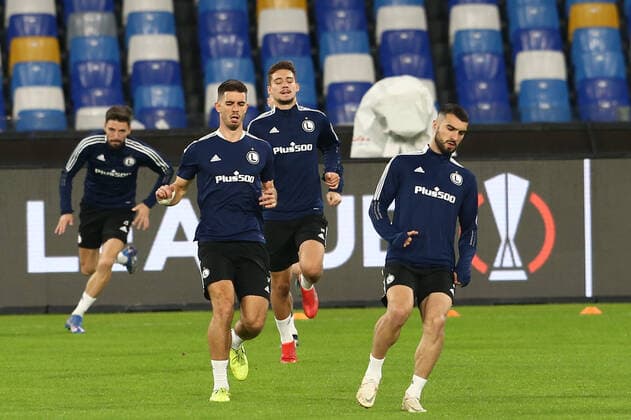 Football, EL, Legia Warsaw training Legia Varsavia s Ukrainian midfielder Ihor Kharatin during Legia VarsaviaÕs training the day before the europa league match SSC Napoli - Legia Warsaw, at the Diego Armando Maradona stadium, southern Italy, on October 20, 2021. ABPH0547 Copyright: xAntonioxBalascox