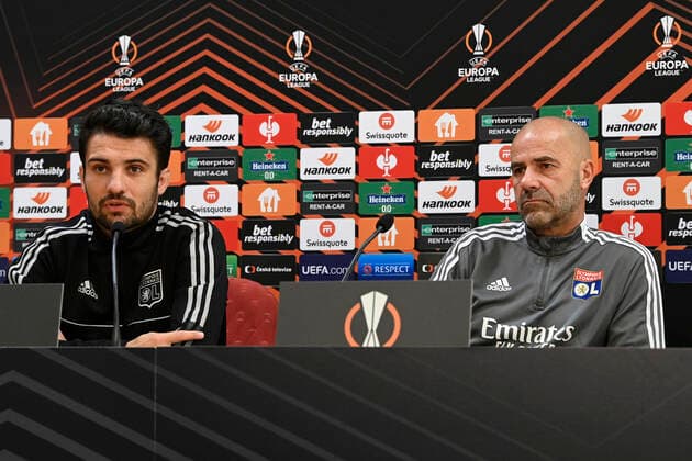 From right Coach of Olympique Lyon Peter Bosz and captain Leo Dubois speak during the press conference, PK, Pressekonferenz prior to football UEFA Europa League game: Sparta Prague vs Olympique Lyon in Prague, Czech Republic, October 20, 2021. (CTKxPhoto MichalxKrumphanzl) CTKPhotoP2021102009011  3 K
