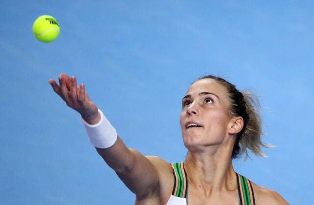 MOSCOW, RUSSIA - OCTOBER 20, 2021: Bernarda Pera of the United States serves in a womenâ€™s singles Round 2 tennis match against Russia s Pavlyuchenkova at the VTB Kremlin Cup 2021 at the Luzhniki Sports Palace. Mikhail Tereshchenko TASS  TS114F96