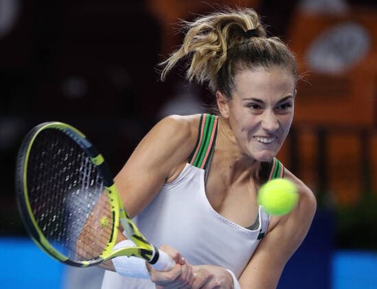 MOSCOW, RUSSIA - OCTOBER 20, 2021: Bernarda Pera of the United States plays a backhand in a womenâ€™s singles Round 2 tennis match against Russia s Pavlyuchenkova at the VTB Kremlin Cup 2021 at the Luzhniki Sports Palace. Mikhail Tereshchenko TASS  TS114F9F