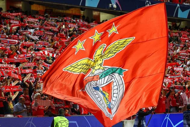 Portugal Lisboa, Estadio da Luz 20 10 2021 UEFA Champions League Group Stage Group E S L Benfica FC Bayern München v l , Benfica fans,atmosphere, scarves, jerseys, emotions UEFA regulations prohibit any use of photographs as image sequences and or quasi video Copyright: JoaquimxFerreira