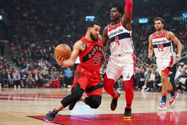 October 20, 2021, Toronto, on, Canada: Toronto Raptors guard Fred VanVleet (23) drives past Washington Wizards guard Aaron Holiday (4) during first half NBA, Basketball Herren, USA action in Toronto Wednesday, October 20, 2021. Canada News - October 20, 2021  - ZUMAc35_ 20211020_zaf_c35_021 Copyright: xEvanxBuhlerx