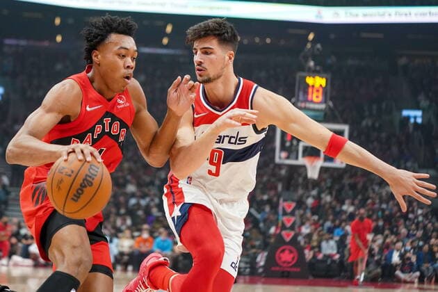 October 20, 2021, Toronto, on, Canada: Toronto Raptors forward Scottie Barnes (4) drives to the basket against Washington Wizards forward Deni Avdija (9) during first half NBA, Basketball Herren, USA action in Toronto Wednesday, October 20, 2021. Canada News - October 20, 2021  - ZUMAc35_ 20211020_zaf_c35_027 Copyright: xEvanxBuhlerx