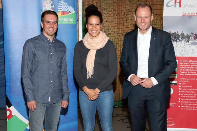 UEFA EURO 2024 Tournament Director Philipp Lahm and DFB Integration Ambassador Celia Sasic and Andy Grothe visiting the elite football school in Langenhorn Hamburg, 20 10 2021 Foto:xgbrcix xFuturexImage