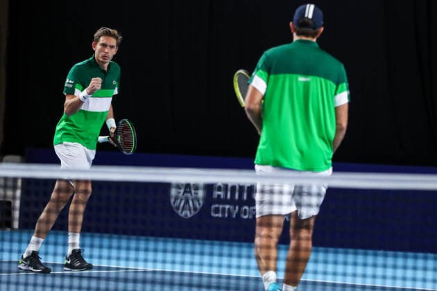 French Fabrice Martin and French Nicolas Mahutpictured during a doubles men game between Austrian pair Marach-Oswald and French pair Mahut-Martin, a quarter finals game at the European Open Tennis ATP, Tennis Herren tournament, in Antwerp, Thursday 21 October 2021. DAVIDxPINTENS  x3119213x