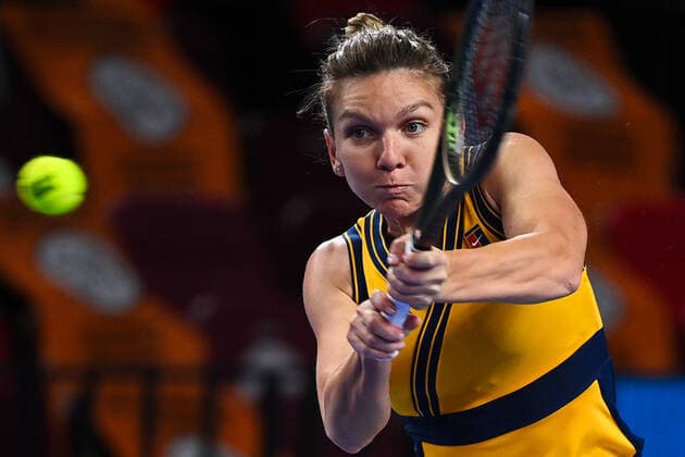 6677727 21.10.2021 Romania s Simona Halep returns a shot during the women s singles second round tennis match against Russia s Veronika Kudermetova at the Kremlin Cup, in Moscow, Russia. Vladimir Astapkovich Sputnik Russia Tennis Kremlin Cup  936d48299401aa0c