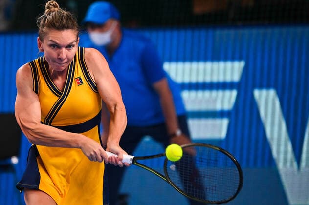 6677734 21.10.2021 Romania s Simona Halep returns a shot during the women s singles second round tennis match against Russia s Veronika Kudermetova at the Kremlin Cup, in Moscow, Russia. Vladimir Astapkovich Sputnik Russia Tennis Kremlin Cup  bce79fd91c50d0d9