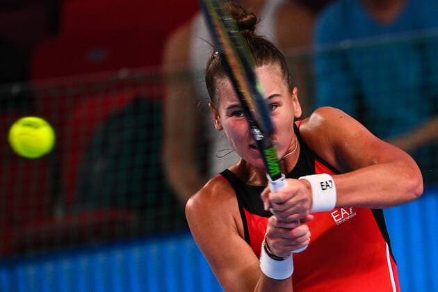 6677711 21.10.2021 Russia s Veronika Kudermetova returns a shot during the women s singles second round tennis match against Romania s Simona Halep at the Kremlin Cup, in Moscow, Russia. Vladimir Astapkovich Sputnik Russia Tennis Kremlin Cup  529f0c5a7877e91a