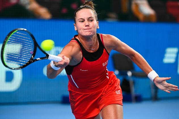 6677732 21.10.2021 Russia s Veronika Kudermetova returns a shot during the women s singles second round tennis match against Romania s Simona Halep at the Kremlin Cup, in Moscow, Russia. Vladimir Astapkovich Sputnik Russia Tennis Kremlin Cup  ae62a7bbe9349625