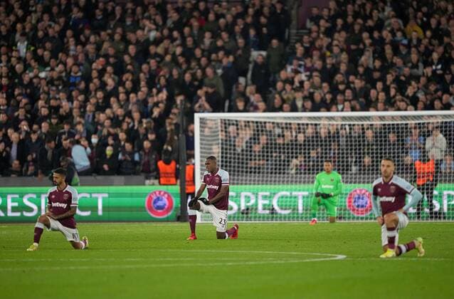 Mandatory Credit: Photo by Jed Leicester Shutterstock (12547371u) Issa Diop of West Ham takes the knee West Ham United v Genk, UEFA Europa League, Group H, Football, The London Stadium, London, UK - 21 Oct 2021 EDITORIAL USE ONLY No use with unauthorised audio, video, data, fixture lists, club league logos or live services. Online in-match use limited to 120 images, no video emulation. No use in betting, games or single club league player publications. West Ham United v Genk, UEFA Europa League, Group H, Football, The London Stadium, London, UK - 21 Oct 2021 EDITORIAL USE ONLY No use with unauthorised audio, video, data, fixture lists, club league logos or live services. Online in-match use limited to 120 images, no video emulation. No use in betting, games or single club league player publications. Copyright: xJedxLeicester Shutterstockx 12547371u