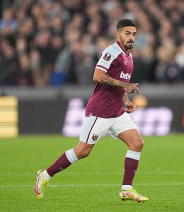Mandatory Credit: Photo by Jed Leicester Shutterstock (12547371v) Manuel Lanzini of West Ham West Ham United v Genk, UEFA Europa League, Group H, Football, The London Stadium, London, UK - 21 Oct 2021 EDITORIAL USE ONLY No use with unauthorised audio, video, data, fixture lists, club league logos or live services. Online in-match use limited to 120 images, no video emulation. No use in betting, games or single club league player publications. West Ham United v Genk, UEFA Europa League, Group H, Football, The London Stadium, London, UK - 21 Oct 2021 EDITORIAL USE ONLY No use with unauthorised audio, video, data, fixture lists, club league logos or live services. Online in-match use limited to 120 images, no video emulation. No use in betting, games or single club league player publications. Copyright: xJedxLeicester Shutterstockx 12547371v