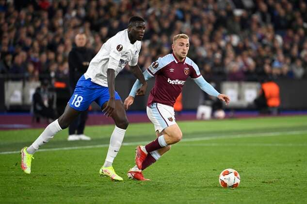 LONDON, - OCTOBER 21 : West Ham s Jarrod Bowen and Paul Onuachu forward of KRC Genk pictured in the olympic stadium of London during the UEFA Europa League group H match between West Ham United and KRC Genk on october 20, 2021 in London, United Kingdom 21 10 2021 ( West Ham v KRG Genk Europa league PhotoNews Panoramic 