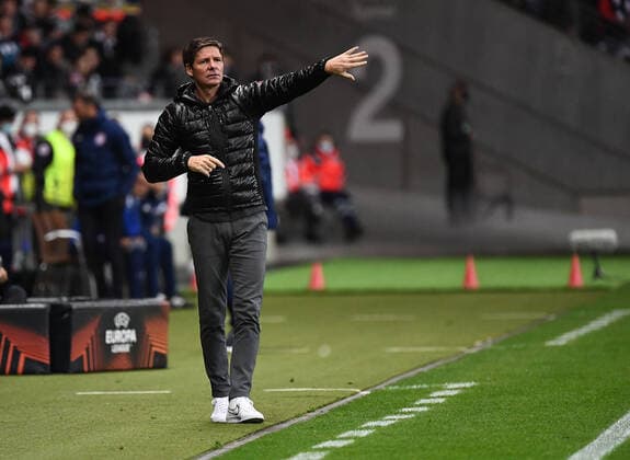 21 10 2021, xjhx, football UEFA Europa League, Eintracht Frankfurt Olympiakos Piraeus emspor, v l coach Oliver Glasner Eintracht Frankfurt zautz gestures DFL DFB REGULATES PROHIBIT ANY USE OF PHOTOGRAPHS as IMAGE SEQUENCES and or QUASI VIDEO Frankfurt am Main