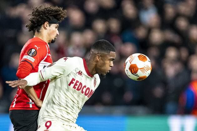 EINDHOVEN, Netherlands, 21-10-2021, football, Philips stadium, Europa League, season 2021 2022, during the match PSV - Monaco, PSV player Andre Ramalho, AS Monaco player Myron Boadu PSV - Monaco  x13998083x Copyright: