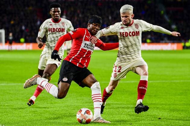 EINDHOVEN lr Noni Madueke of PSV Eindhoven, Caio Henrique of AS Monaco during the UEFA Europa League match between PSV Eindhoven and AS Monaco at Phillips Stadium on October 21, 2021 in Eindhoven, Netherlands ANP OLAF KRAAK UEFA Europa League 2021 2022 xVIxANPxSportx xxANPxIVx 439503506