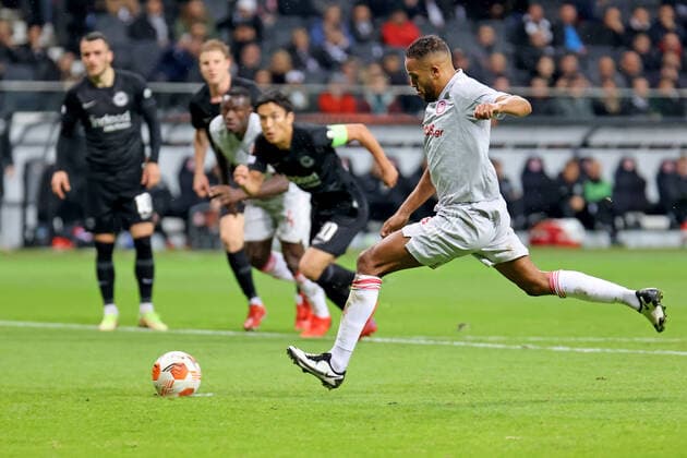 Frankfurt, Germany 21 October 2021 Europa League 2021 2022 Eintracht Frankfurt vs Olympiakos Piraeus Youssef El Arabi Piraeus makes the score 1 1 Deutsche Bank Park Hessen Copyright: xFotostandx xRacochax