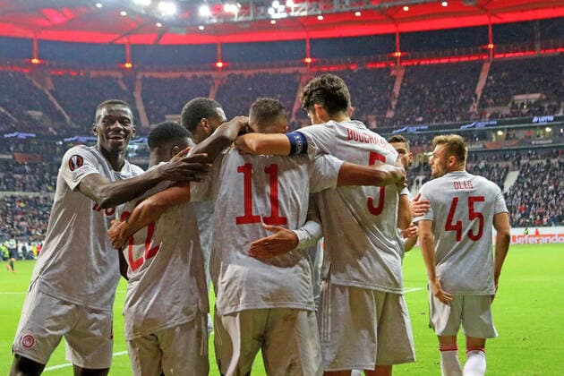 Frankfurt, Germany 21 October 2021 Europa League 2021 2022 Eintracht Frankfurt vs Olympiakos Piraeus Players from Olypiakos Piraeus are delighted to score 1 1 Deutsche Bank Park Hessen Copyright: xFotostandx xRacochax