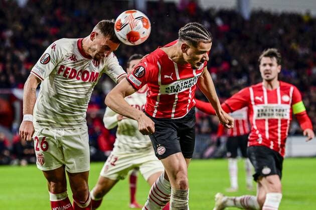 EINDHOVEN lr Ruben Aguilar of AS Monaco, Armando Obispo of PSV Eindhoven during the UEFA Europa League match between PSV Eindhoven and AS Monaco at Phillips Stadium on October 21, 2021 in Eindhoven, Netherlands ANP OLAF KRAAK UEFA Europa League 2021 2022 xVIxANPxSportx xxANPxIVx 439506016