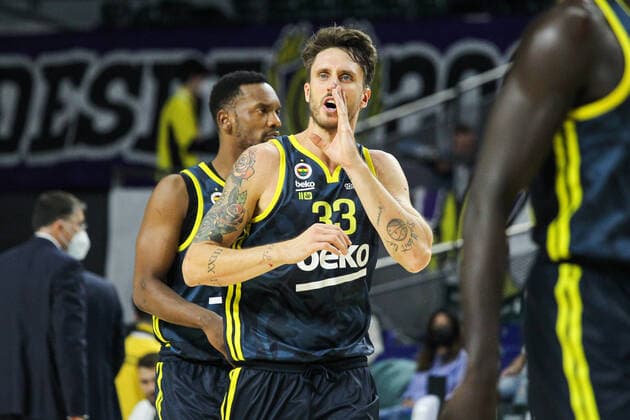 October 21, 2021, MADRID, MADRID, SPAIN: Achille Polonara of Fenerbahce gestures during Turkish Airlines Euroleague basketball match between Real Madrid and Fenerbahce at Wizink Center on October 21th, 2021 in Madrid, Spain. MADRID SPAIN - ZUMAa181 20211021_zaa_a181_075 Copyright: xIrinaxR.xHipolitox