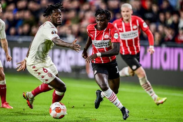 EINDHOVEN lr Axel Disasi of AS Monaco, Bruma or PSV Eindhoven during the UEFA Europa League match between PSV Eindhoven and AS Monaco at Phillips Stadium on October 21, 2021 in Eindhoven, Netherlands ANP OLAF KRAAK UEFA Europa League 2021 2022 xVIxANPxSportx xxANPxIVx 439506500