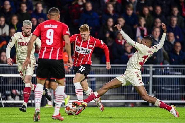 EINDHOVEN lr Caio Henrique of AS Monaco, Yorbe Vertessen of PSV Eindhoven, Jean Lucas of AS Monaco during the UEFA Europa League match between PSV Eindhoven and AS Monaco at Phillips Stadium on October 21, 2021 in Eindhoven, Netherlands ANP OLAF KRAAK UEFA Europa League 2021 2022 xVIxANPxSportx xxANPxIVx 439506883