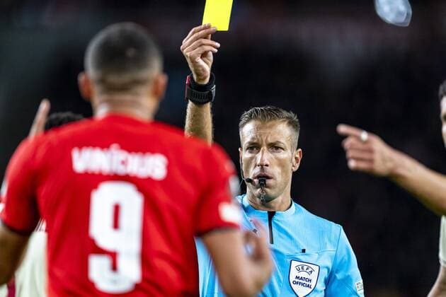 EINDHOVEN, Netherlands, 21-10-2021, football, Philips stadium, Europa League, season 2021 2022, during the match PSV - Monaco, yelow card for PSV player Carlos Vinicius, Referee Davide Massa PSV - Monaco  x13999085x Copyright: