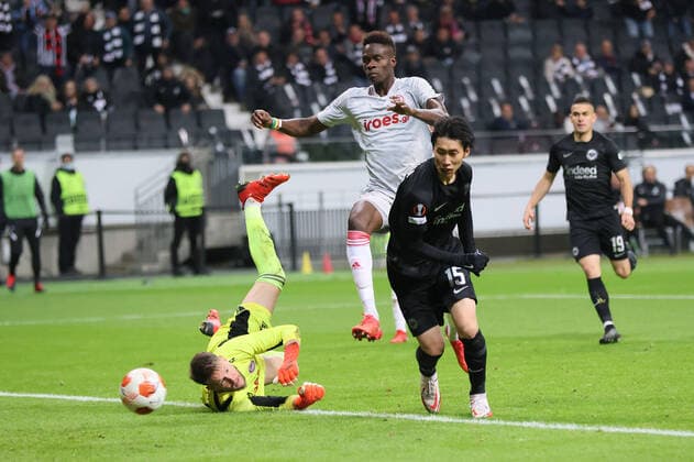 Eintracht Frankfurt Olympiakos Piraeus, UEFA Europa League Goal to 3 1 by Daichi Kamada Eintracht Frankfurt, 15 , past Tomas Vaclik Olympiakos Piraeus, 1 match of the UEFA Europa League between Eintracht Frankfurt and Olympiakos Piraeus on 21 October 2021 at Deutsche Bank Park in Frankfurt am Main , Frankfurt am Main Hesse Germany Deutsche Bank Park
