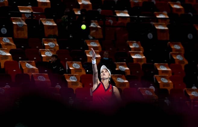 6678127 22.10.2021 Czech Republic s Marketa Vondrousova serves a ball during the women s singles quarterfinal tennis match against Russia s Anastasia Pavlyuchenkova at the Kremlin Cup, in Moscow, Russia. Alexey Filippov Sputnik Russia Tennis Kremlin Cup  9f0b402319ac322