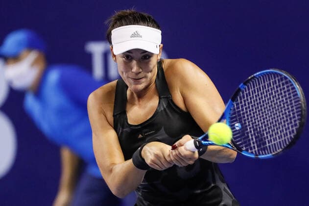 VTB Kremlin Cup 2021 International Tennis Tournament Garbine Muguruza of Spain returns the ball to Anett Kontaveit of Estonia during the women s singles quarterfinal tennis match of the WTA, Tennis Damen 500 VTB Kremlin Cup 2021 International Tennis Tournament at the Luzhniki Palace of Sports on October 22, 2021 in Moscow, Russia. Moscow Russia  Copyright: xMikexKireevx kireev-notitle211022_npwNC