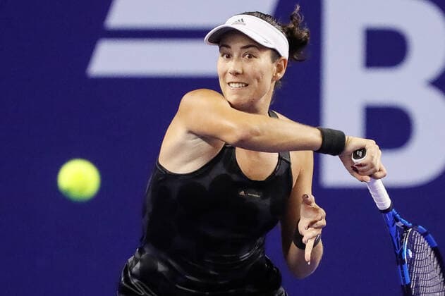 VTB Kremlin Cup 2021 International Tennis Tournament Garbine Muguruza of Spain returns the ball to Anett Kontaveit of Estonia during the women s singles quarterfinal tennis match of the WTA, Tennis Damen 500 VTB Kremlin Cup 2021 International Tennis Tournament at the Luzhniki Palace of Sports on October 22, 2021 in Moscow, Russia. Moscow Russia  Copyright: xMikexKireevx kireev-notitle211022_npoqb
