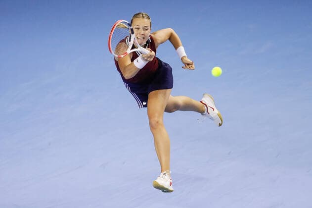 VTB Kremlin Cup 2021 International Tennis Tournament Anett Kontaveit of Estonia returns the ball to Garbine Muguruza of Spain during the women s singles quarterfinal tennis match of the WTA, Tennis Damen 500 VTB Kremlin Cup 2021 International Tennis Tournament at the Luzhniki Palace of Sports on October 22, 2021 in Moscow, Russia. Moscow Russia  Copyright: xMikexKireevx kireev-notitle211022_np8nd
