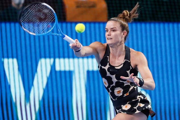 VTB Kremlin Cup 2021 International Tennis Tournament Maria Sakkari of Greece returns the ball to Simona Halep of Romania during the women s singles quarterfinal tennis match of the WTA, Tennis Damen 500 VTB Kremlin Cup 2021 International Tennis Tournament at the Irina Viner-Usmanova Gymnastics Palace on October 22, 2021 in Moscow, Russia. Moscow Russia  Copyright: xMikexKireevx kireev-notitle211022_npjmD