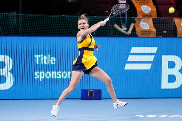 VTB Kremlin Cup 2021 International Tennis Tournament Simona Halep of Romania returns the ball to Maria Sakkari of Greece during the women s singles quarterfinal tennis match of the WTA, Tennis Damen 500 VTB Kremlin Cup 2021 International Tennis Tournament at the Irina Viner-Usmanova Gymnastics Palace on October 22, 2021 in Moscow, Russia. Moscow Russia  Copyright: xMikexKireevx kireev-notitle211022_npINq