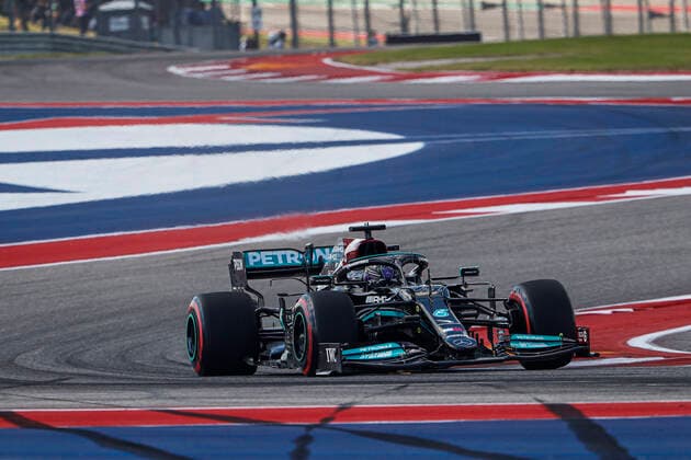 44 HAMILTON Lewis (gbr), Mercedes AMG F1 GP W12 E Performance, action during the Formula 1 Aramco United States Grand Prix 2021, 17th round of the 2021 FIA Formula One World Championship, WM, Weltmeisterschaft from October 21 to 24, 2021 on the Circuit of the Americas, in Austin, Texas, United States of American - F1 - UNITED STATES GRAND PRIX 2021 DPPI Panoramic  00121035__V2_6952.JPG_