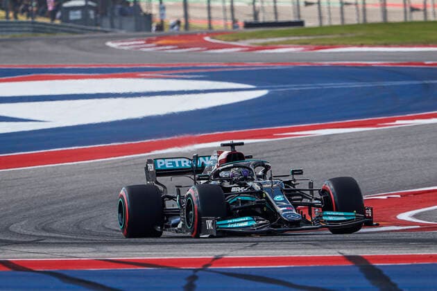 44 HAMILTON Lewis (gbr), Mercedes AMG F1 GP W12 E Performance, action during the Formula 1 Aramco United States Grand Prix 2021, 17th round of the 2021 FIA Formula One World Championship, WM, Weltmeisterschaft from October 21 to 24, 2021 on the Circuit of the Americas, in Austin, Texas, United States of American - F1 - UNITED STATES GRAND PRIX 2021 DPPI Panoramic  00121035__V2_6952.JPG_