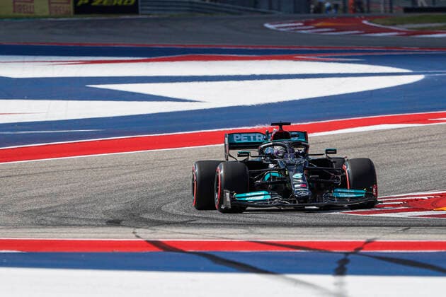 44 HAMILTON Lewis (gbr), Mercedes AMG F1 GP W12 E Performance, action during the Formula 1 Aramco United States Grand Prix 2021, 17th round of the 2021 FIA Formula One World Championship, WM, Weltmeisterschaft from October 21 to 24, 2021 on the Circuit of the Americas, in Austin, Texas, United States of American - F1 - UNITED STATES GRAND PRIX 2021 DPPI Panoramic  00121035__V2_7049.JPG_