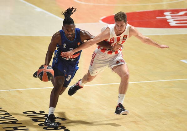 Jaleen Smith, 3 of Alba Berlinvs Aleksa Uskokovic, 4 of Crvena Zvezda mts Belgradebasketball Crvena zvezda Euroleague Alba Berlin, Aleksandar Nikolic Pionir arena, Beolgrade 22.10.2021. godine NP 