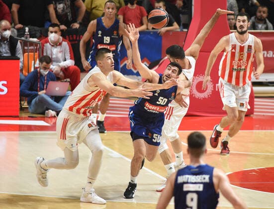 Yovel Zoosman, 50 of Alba Berlin vs Luka Mitrovic, 9 of Crvena Zvezda mts Belgrade competes wiLuka Mitrovic, 9 of Crvena Zvezda mts Belgradebasketball Crvena zvezda Euroleague Alba Berlin, Aleksandar Nikolic Pionir arena, Beolgrade 22.10.2021. godine NP 