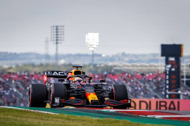 33 VERSTAPPEN Max (nld), Red Bull Racing Honda RB16B, action during the Formula 1 Aramco United States Grand Prix 2021, 17th round of the 2021 FIA Formula One World Championship, WM, Weltmeisterschaft from October 21 to 24, 2021 on the Circuit of the Americas, in Austin, Texas, United States of American - F1 - UNITED STATES GRAND PRIX 2021 DPPI Panoramic  00121035__V2_7634