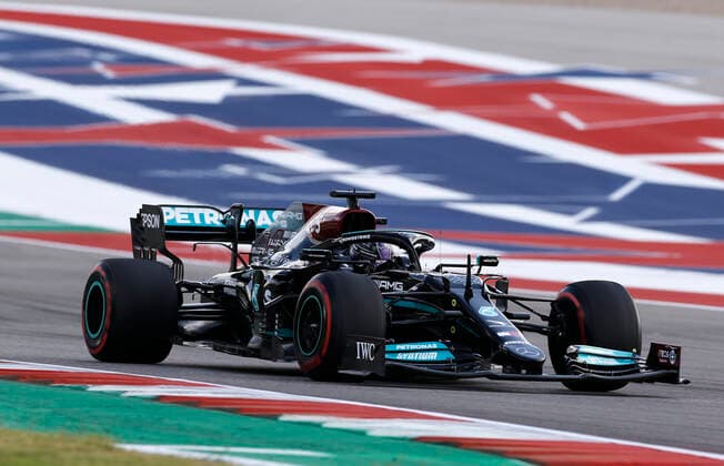 44 HAMILTON Lewis (gbr), Mercedes AMG F1 GP W12 E Performance, action during the Formula 1 Aramco United States Grand Prix 2021, 17th round of the 2021 FIA Formula One World Championship, WM, Weltmeisterschaft from October 21 to 24, 2021 on the Circuit of the Americas, in Austin, Texas, United States of American - F1 - UNITED STATES GRAND PRIX 2021 DPPI Panoramic  00121035_F12021GP17USA_JK196759
