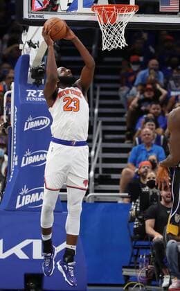 October 22, 2021, Orlando, Florida, USA: The New York Knicks Mitchell Robinson lays up a shot against the Orlando Magic at the Amway Center in Orlando, Florida, on Friday, Oct. 22, 2021. Orlando USA - ZUMAm67_ 20211022_zaf_m67_025 Copyright: xStephenxM.xDowellx