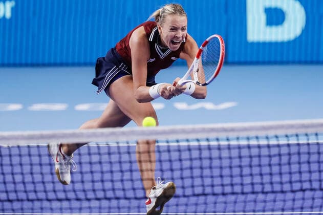 VTB Kremlin Cup 2021 International Tennis Tournament Anett Kontaveit of Estonia returns the ball to Marketa Vondrousova of Czech Republic during the women s singles semifinal tennis match of the WTA, Tennis Damen 500 VTB Kremlin Cup 2021 International Tennis Tournament at the Irina Viner-Usmanova Gymnastics Palace on October 23, 2021 in Moscow, Russia. Moscow Russia  Copyright: xMikexKireevx kireev-notitle211023_npxm3