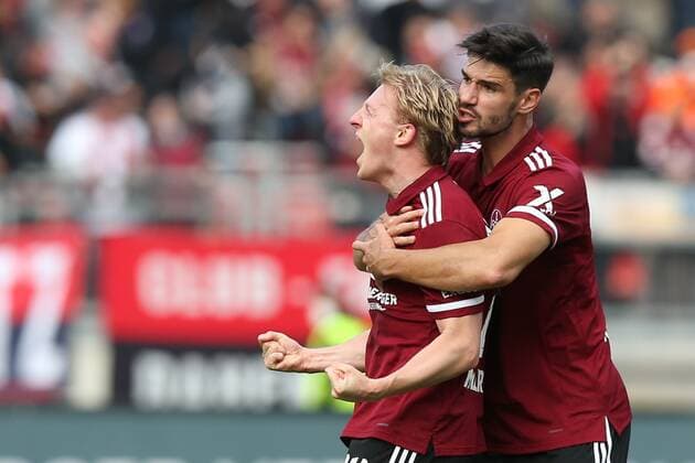 Sport Themen der Woche KW42 Sport Bilder des Tages 23.10.2021 - Fussball - Saison 2021 2022 - 2. Fussball - Bundesliga - 11. Spieltag: 1. FC Nürnberg FCN ( Club ) - FC Heidenheim 1846 FCH - Sportfoto Zink DaMa - DFL regulations prohibit any use of photographs as image sequences and or quasi-video - only for editorial use - Jubel Freude Torjubel nach Tor zum 1:0 - Mats Möller Moeller Daehli (24, 1. FC Nürnberg FCN ) Christopher Schindler (16, 1. FC Nürnberg FCN ) jubelt freut sich - Torschütze: Mats Möller Moeller Daehli (24, 1. FC Nürnberg FCN ) *** 23 10 2021 Football Season 2021 2022 2 Football Bundesliga 11 Matchday 1 FC Nürnberg FCN Club FC Heidenheim 1846 FCH Sportfoto Zink DaMa DFL regulations prohibit any use of photographs as image sequences and or quasi video only for editorial use Jubel Freude Torjubel nach Tor zum 1 0 Mats Möller Moeller Daehli 24, 1 FC Nürnberg FCN Christopher Schindler 16, 1 FC Nürnberg FCN jubelt freut sich Torschütze Mats Möller Moeller Daehli 24, 1 FC Nürnberg FCN