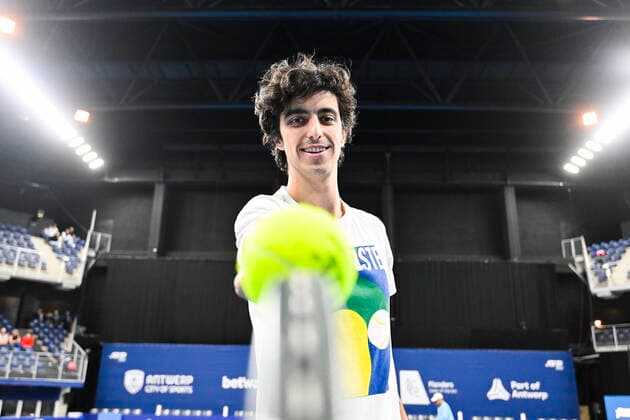 Tennis Freestyler Stefan Bojic poses for the photographer at the European Open Tennis ATP, Tennis Herren tournament, in Antwerp, Saturday 23 October 2021. LAURIExDIEFFEMBACQ  x3121574x