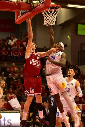 23 10 2021, xbrx, Basketball BBL Bundesliga, Giessen 46ers SYNTAINICS MBC emspor, v l basket shot, Binapfel, Kilian 12 Giessen 46ers , Coffey, Chris 22 MBC Syntainics Giessen.